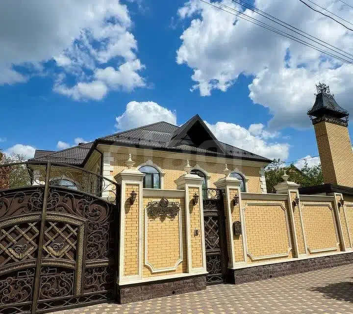 Продаётся 2-этажный дом, 427.6 м²