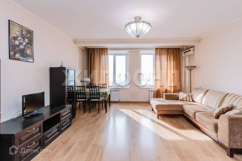 Продаётся 2-комнатная квартира, 90.5 м²