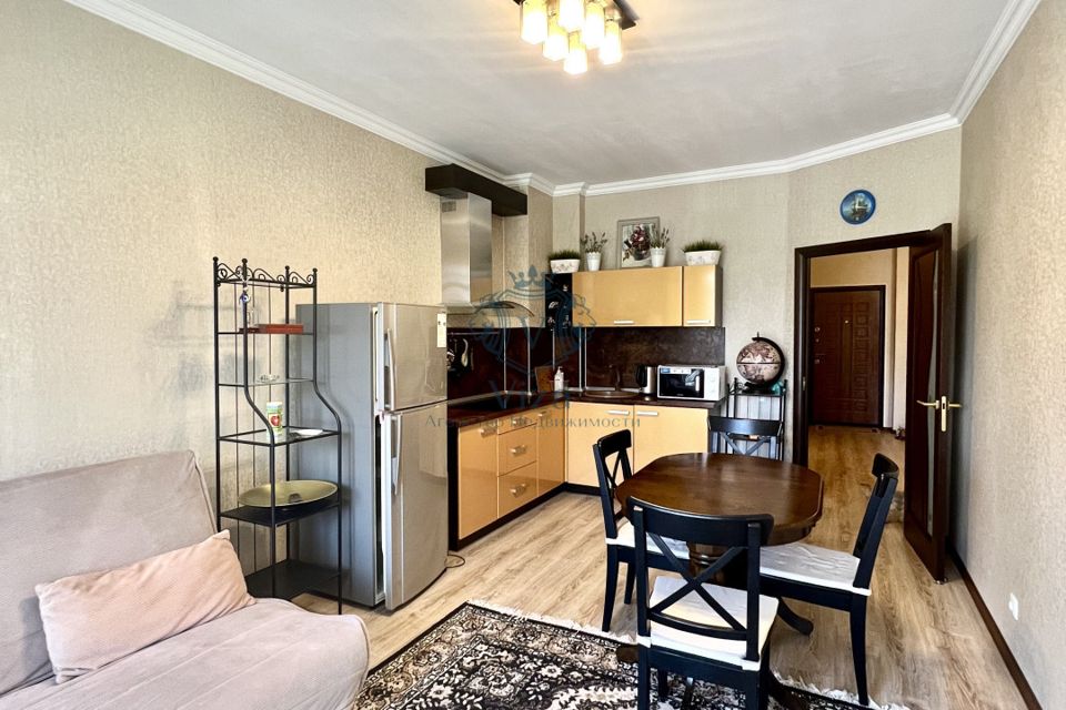Продаётся 1-комнатная квартира, 66.2 м²
