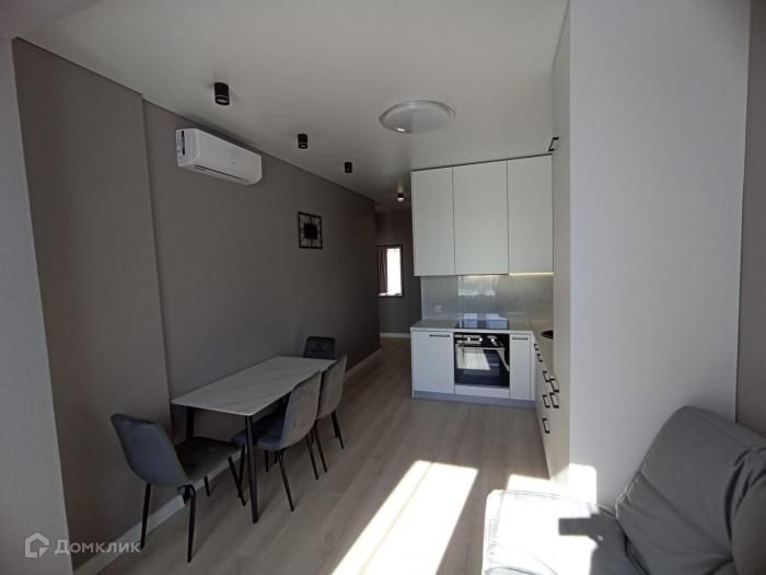Продаётся 1-комнатная квартира, 42 м²