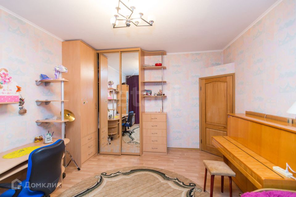 Продаётся 3-комнатная квартира, 110.1 м²