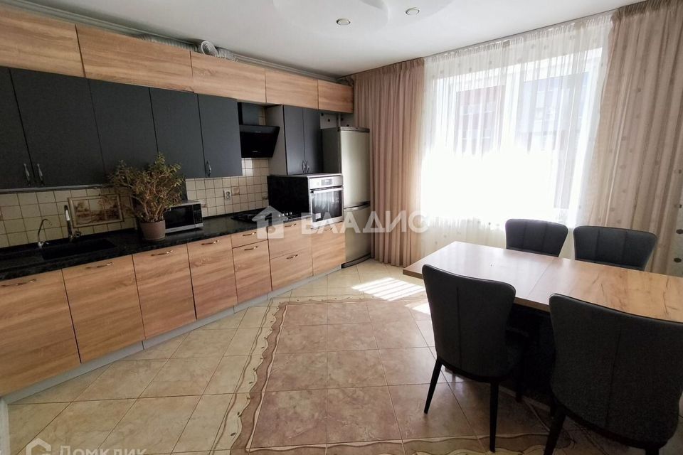 Продаётся 2-комнатная квартира, 70.7 м²