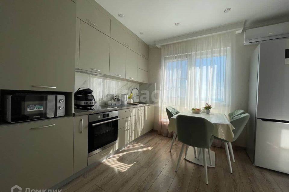 Продаётся 1-комнатная квартира, 43 м²