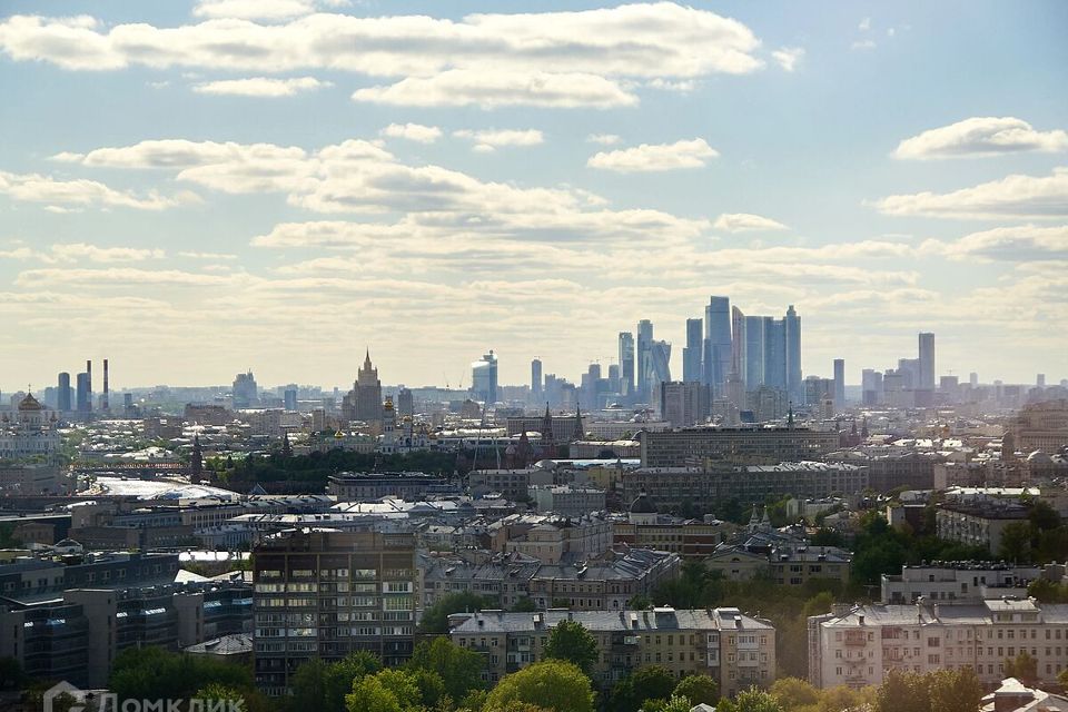 Продаётся 2-комнатная квартира, 79.4 м²
