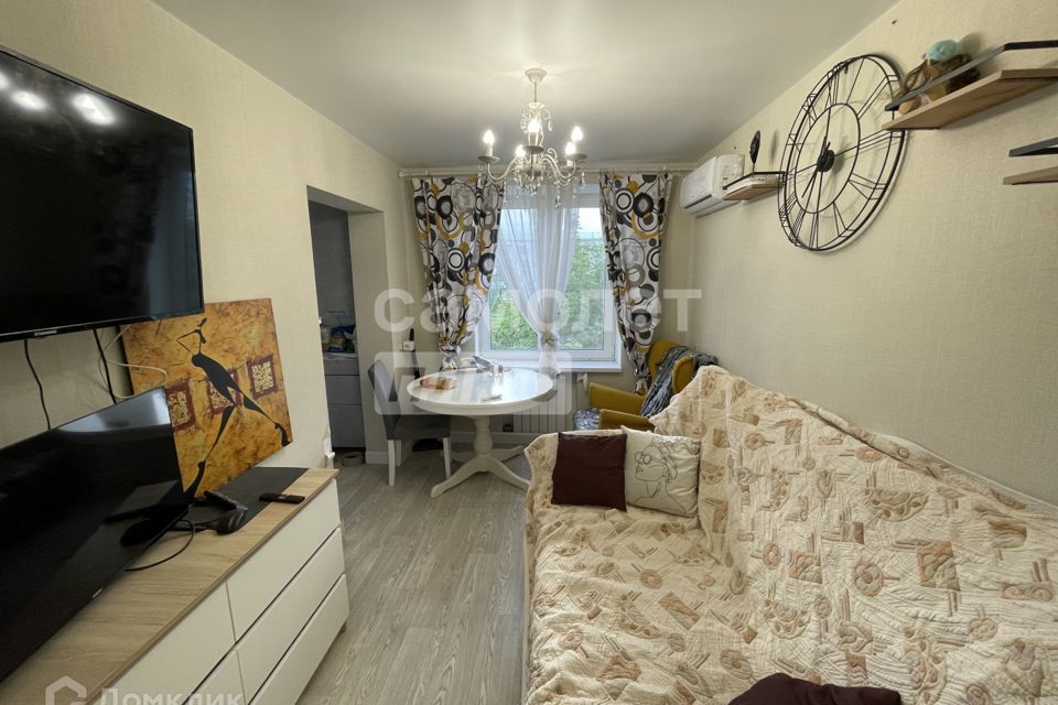 Продаётся 4-комнатная квартира, 64 м²