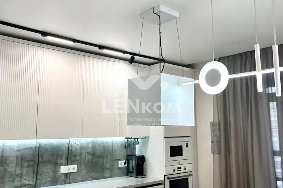 Продаётся 4-комнатная квартира, 106 м²