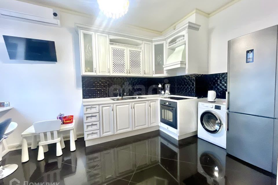 Продаётся 2-комнатная квартира, 69.85 м²
