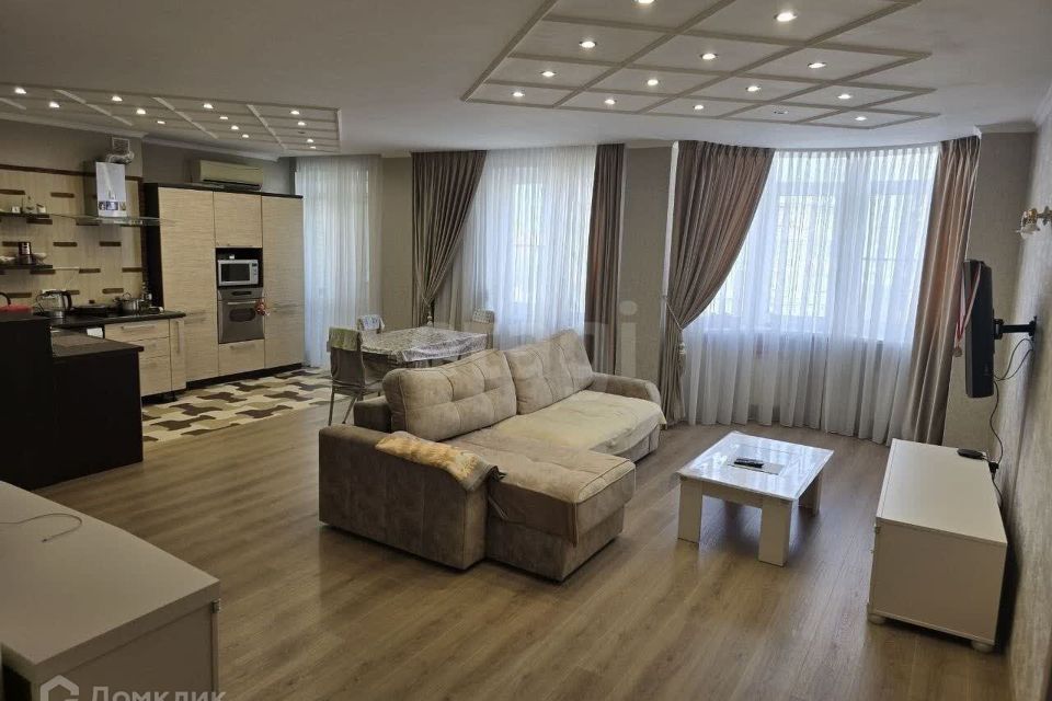 Продаётся 3-комнатная квартира, 100.6 м²