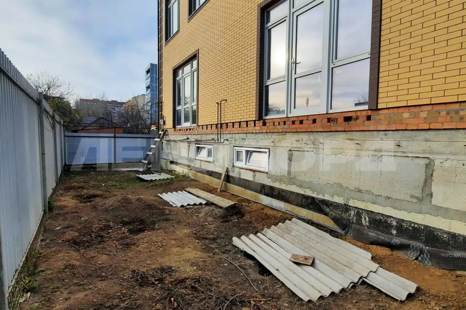 Продаётся 3-этажный дом, 468 м²