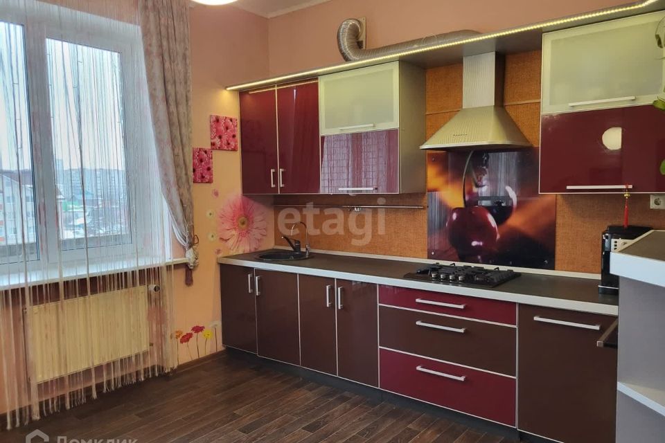 Продаётся 4-комнатная квартира, 171.4 м²