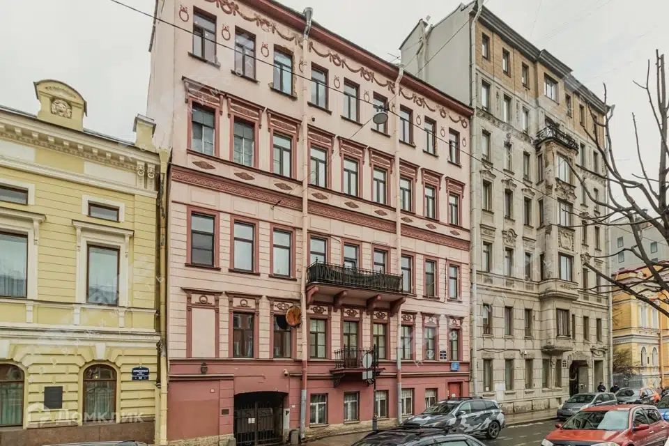 Продаётся 3-комнатная квартира, 111.6 м²