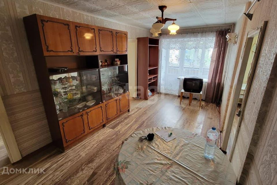 Продаётся 3-комнатная квартира, 40.8 м²