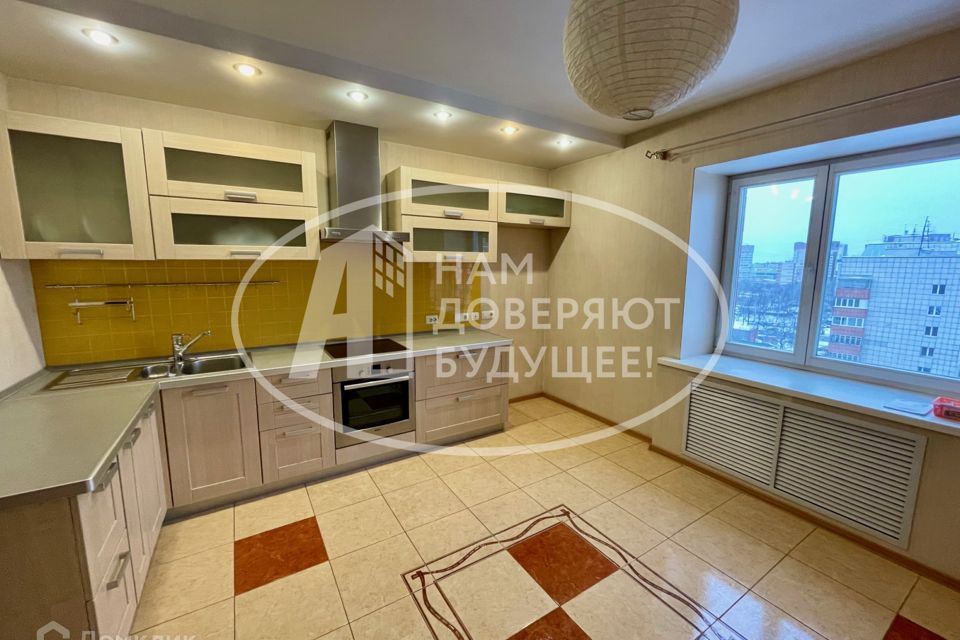 Продаётся 3-комнатная квартира, 133.3 м²
