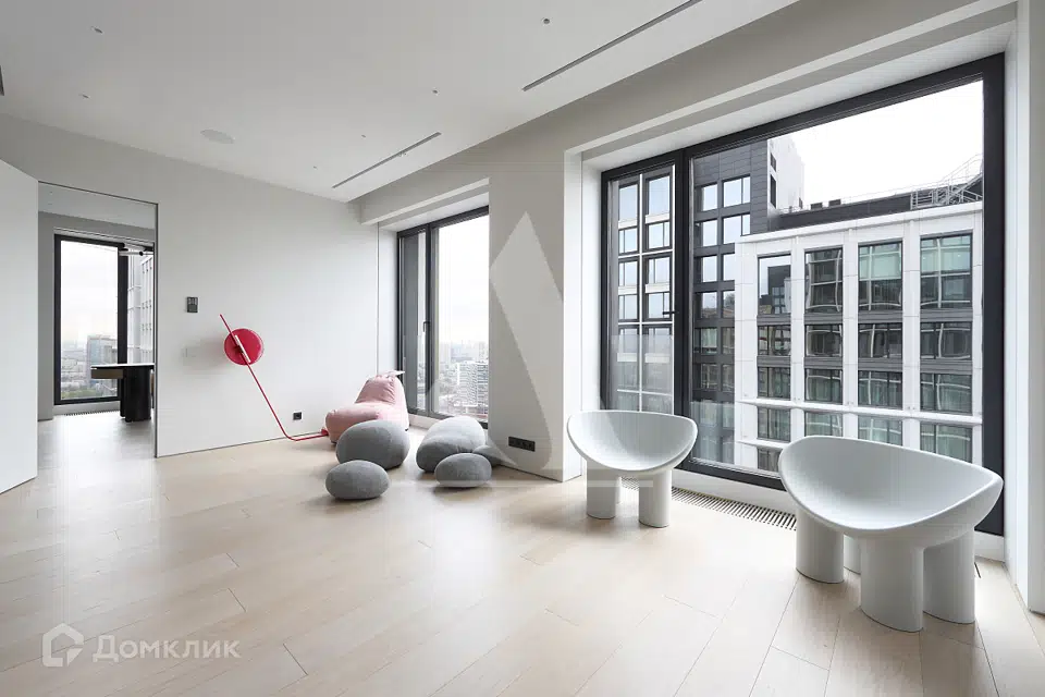 Продаётся 5-комнатная квартира, 287 м²