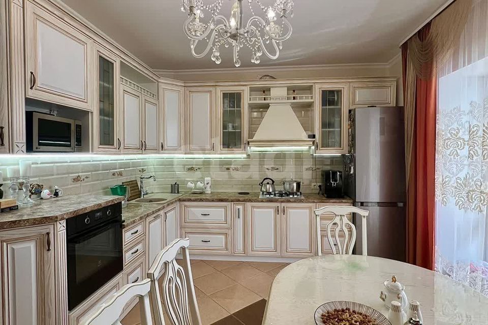 Продаётся 3-комнатная квартира, 110.6 м²