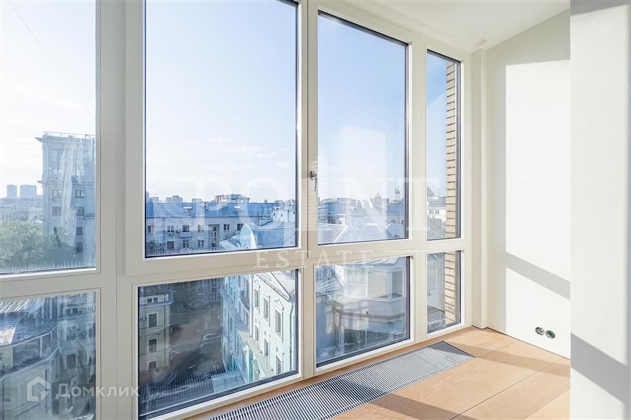 Продаётся 3-комнатная квартира, 142 м²