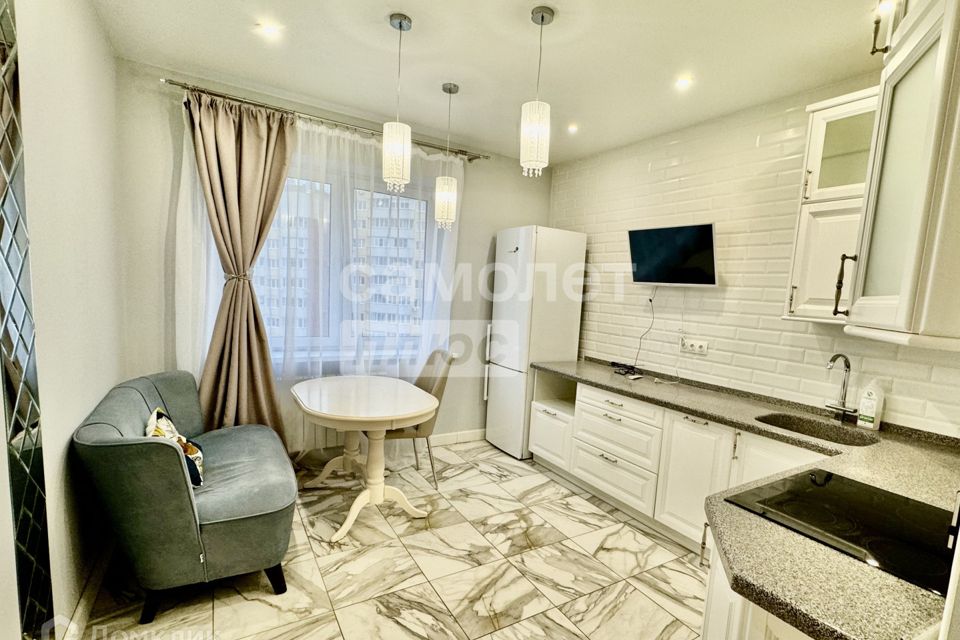 Сдаётся 2-комнатная квартира, 70 м²