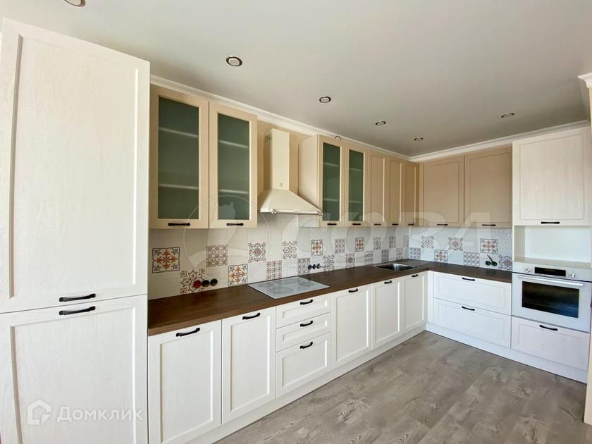 Продаётся 3-комнатная квартира, 133.4 м²