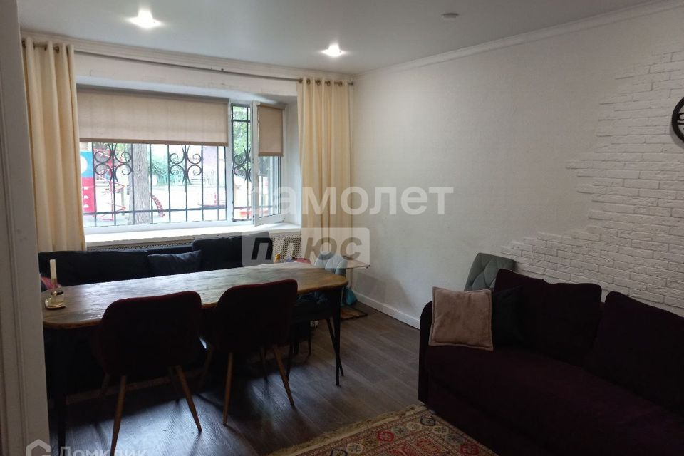 Продаётся 2-комнатная квартира, 42.4 м²
