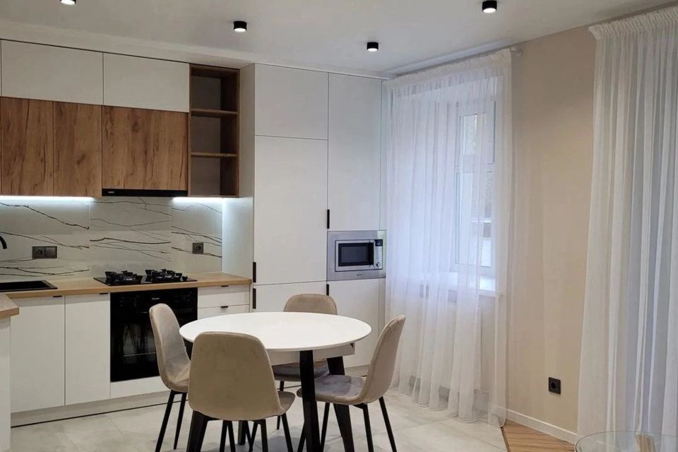 Сдаётся 2-комнатная квартира, 58 м²
