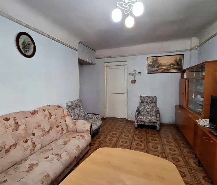 Продаётся 3-комнатная квартира, 50.4 м²