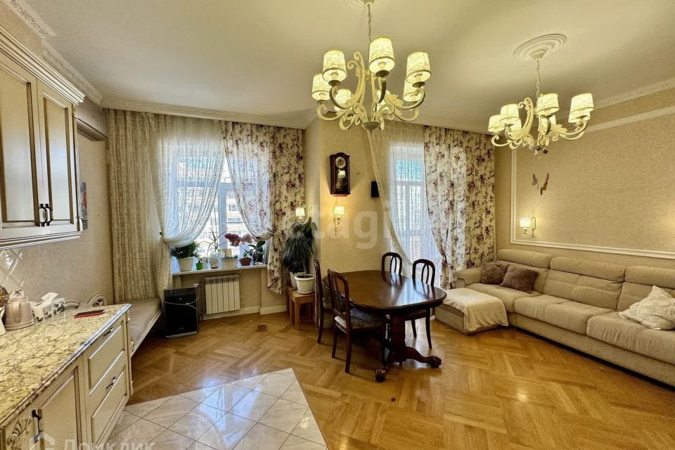 Продаётся 5-комнатная квартира, 123.7 м²