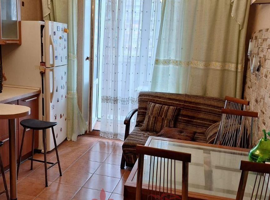 Продаётся 1-комнатная квартира, 48.2 м²