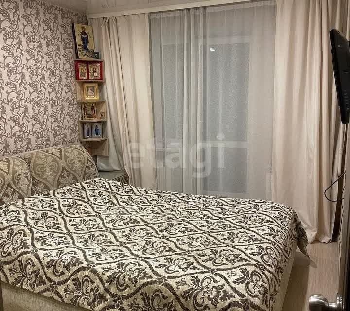 Продаётся 4-комнатная квартира, 76.4 м²