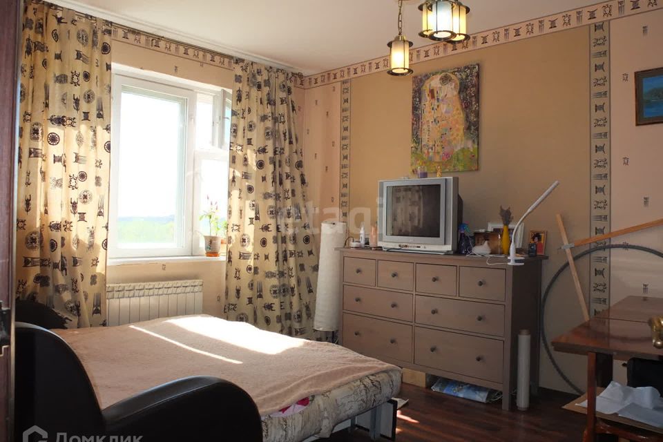 Продаётся 1-комнатная квартира, 42 м²