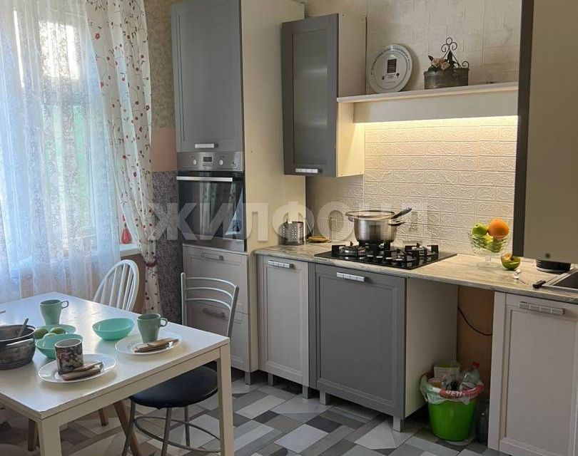 Продаётся 2-комнатная квартира, 61.2 м²