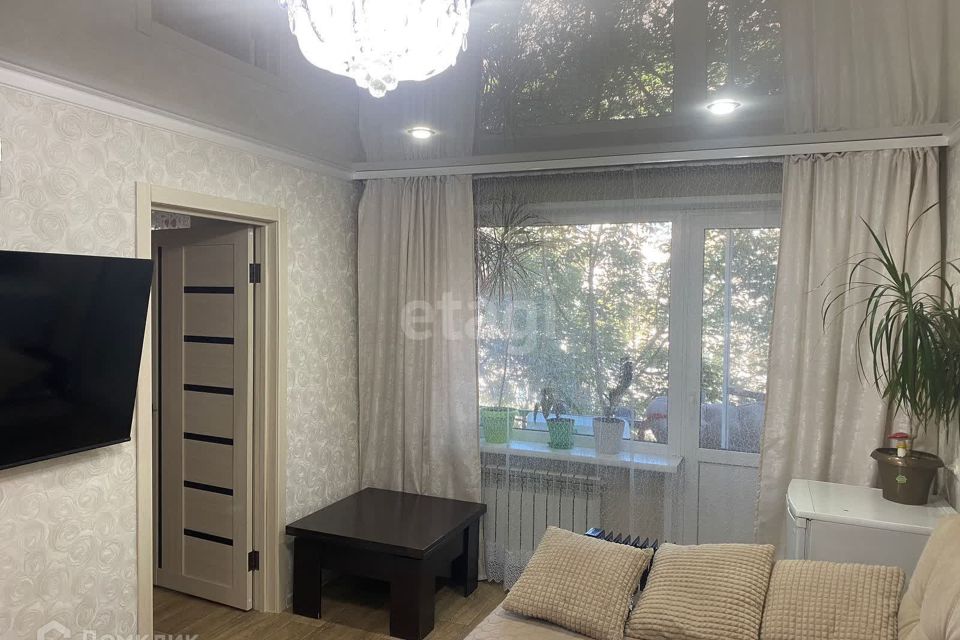 Продаётся 4-комнатная квартира, 60.7 м²