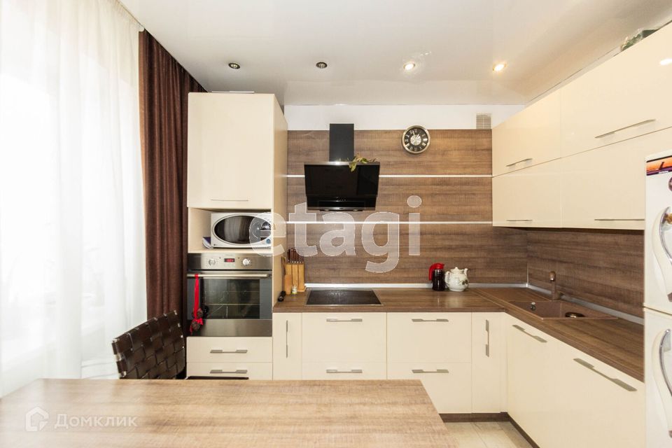 Продаётся 3-комнатная квартира, 72.8 м²