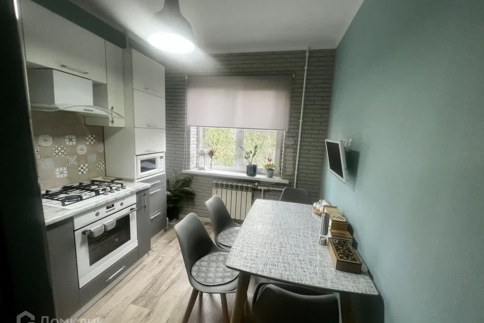 Продаётся 4-комнатная квартира, 74.8 м²