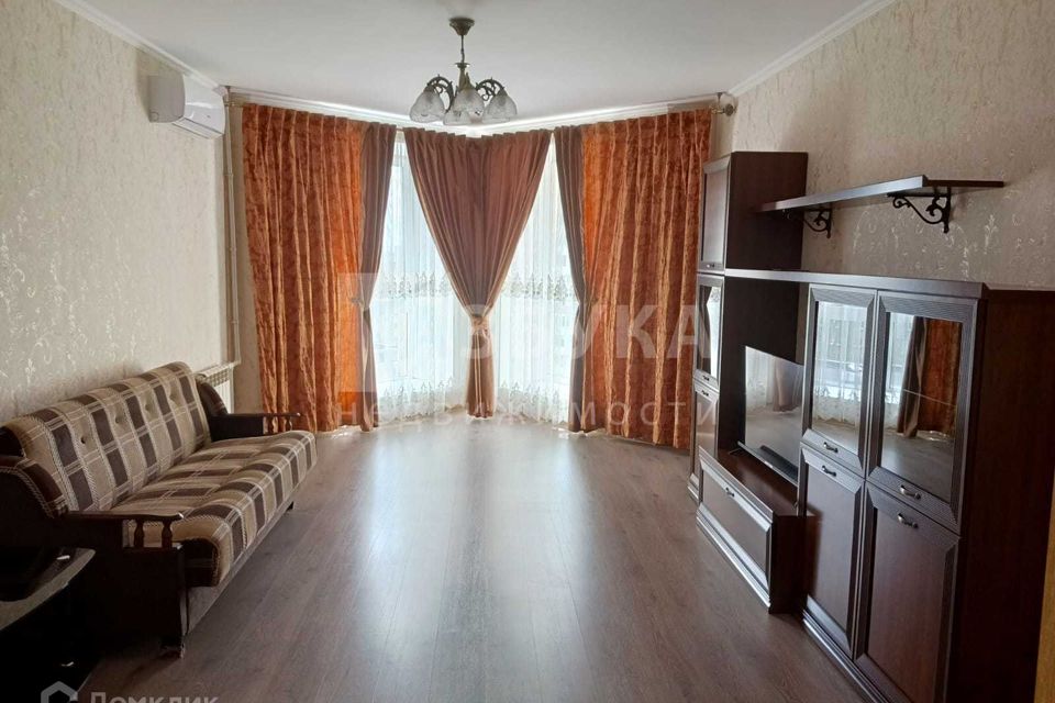 Сдаётся 2-комнатная квартира, 79 м²
