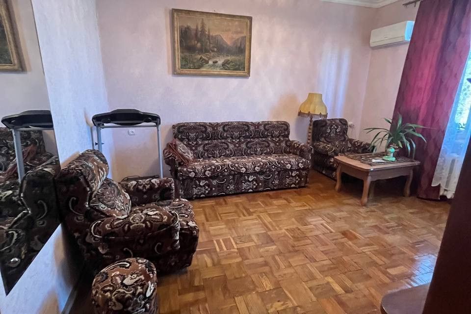 Продаётся 2-комнатная квартира, 60.8 м²