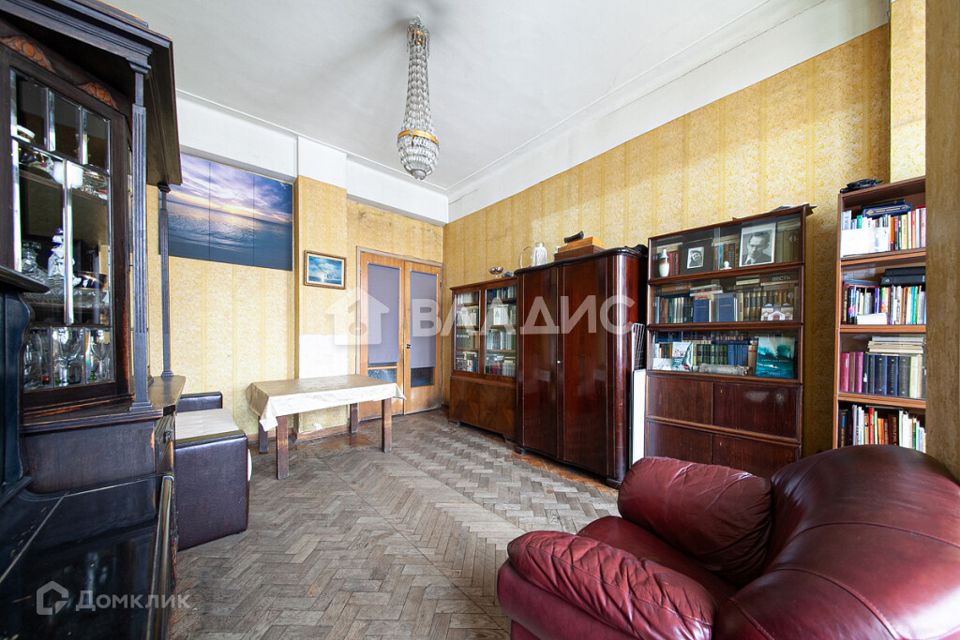 Продаётся 4-комнатная квартира, 102.9 м²