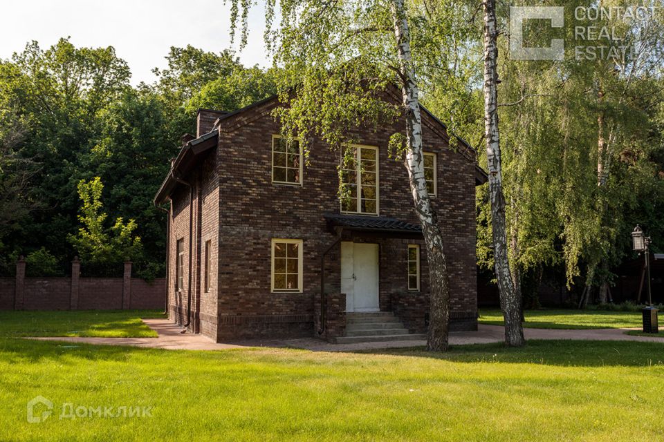 Продаётся 3-комнатная квартира, 204 м²