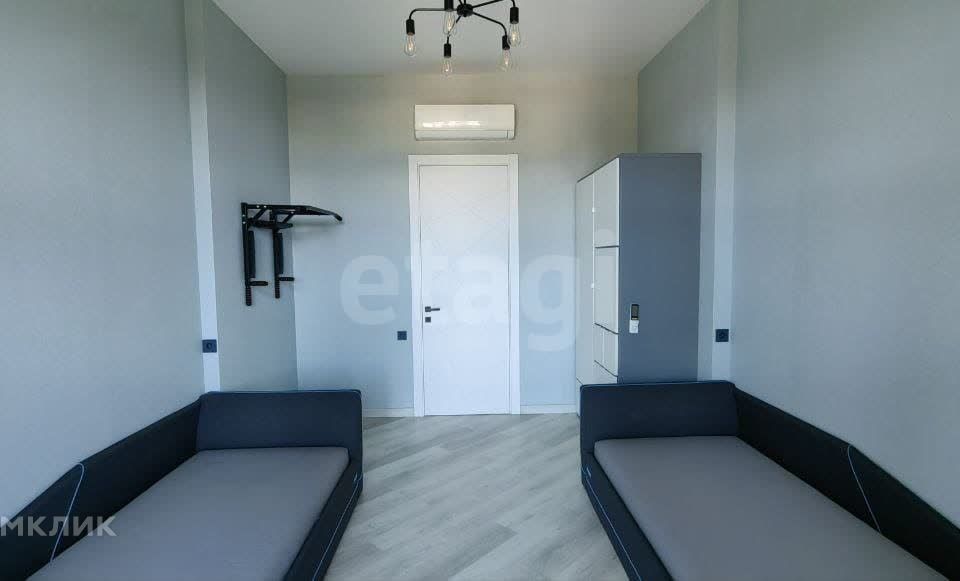 Продаётся 4-комнатная квартира, 101 м²