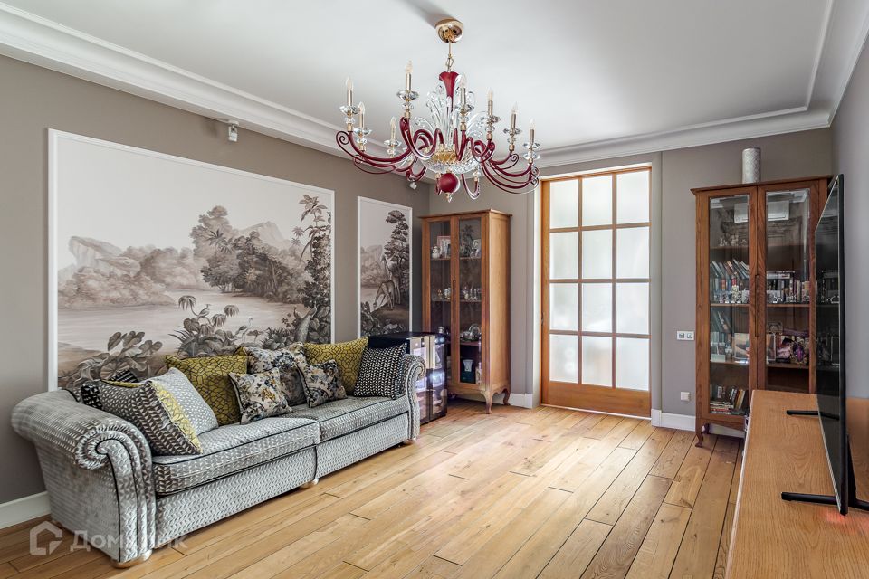 Продаётся 4-комнатная квартира, 169 м²