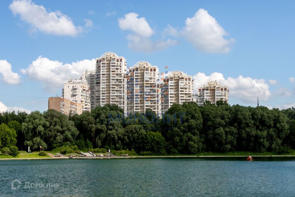 Продаётся 3-комнатная квартира, 127 м²