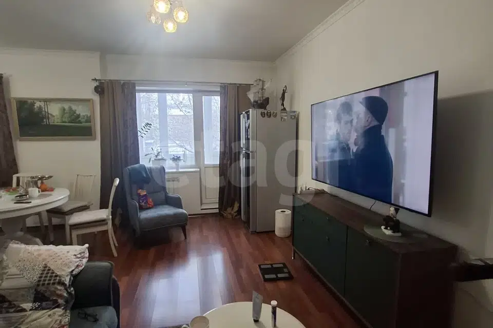Продаётся 4-комнатная квартира, 72 м²