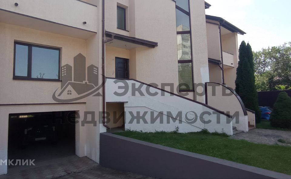 Продаётся таунхаус, 3-эт., 287 м²