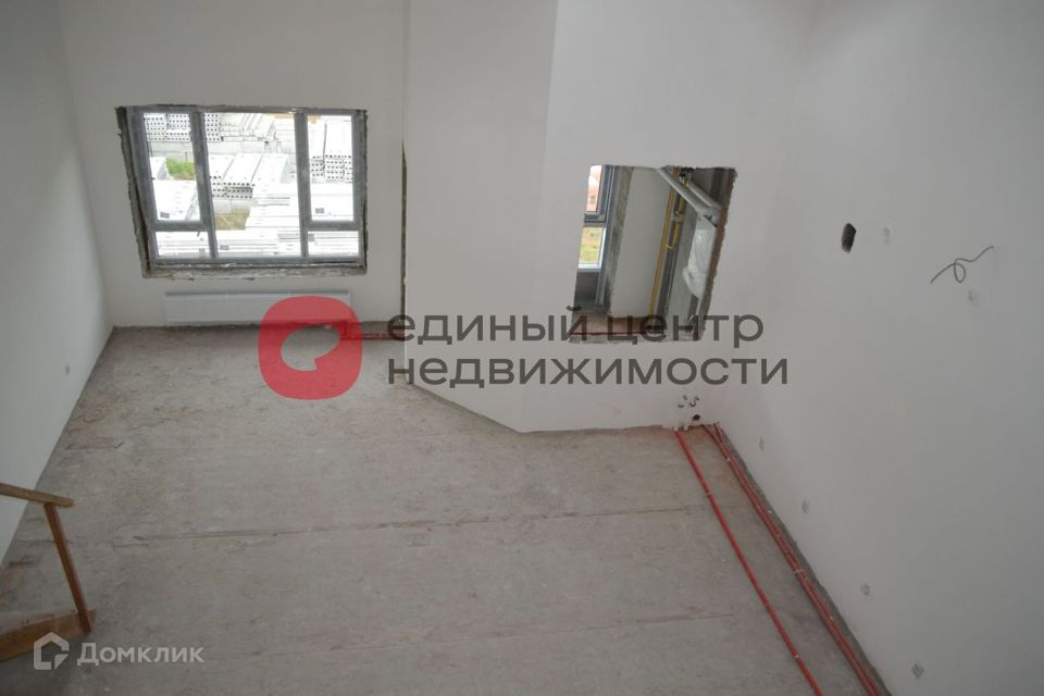 Продаётся 3-комнатная квартира, 141.2 м²