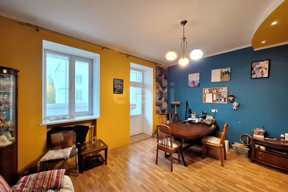 Продаётся 2-комнатная квартира, 93.6 м²