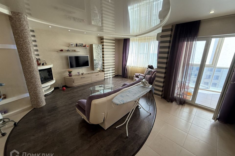 Продаётся 4-комнатная квартира, 126 м²