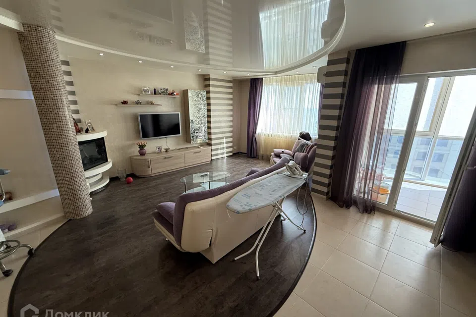 Продаётся 4-комнатная квартира, 126 м²