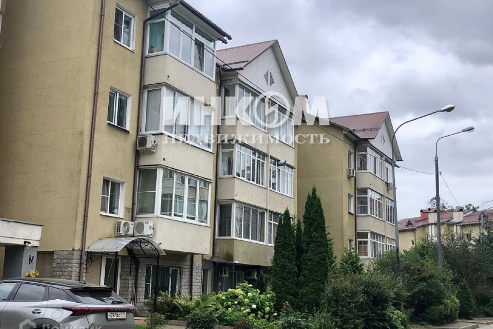 Продаётся 3-комнатная квартира, 106.5 м²