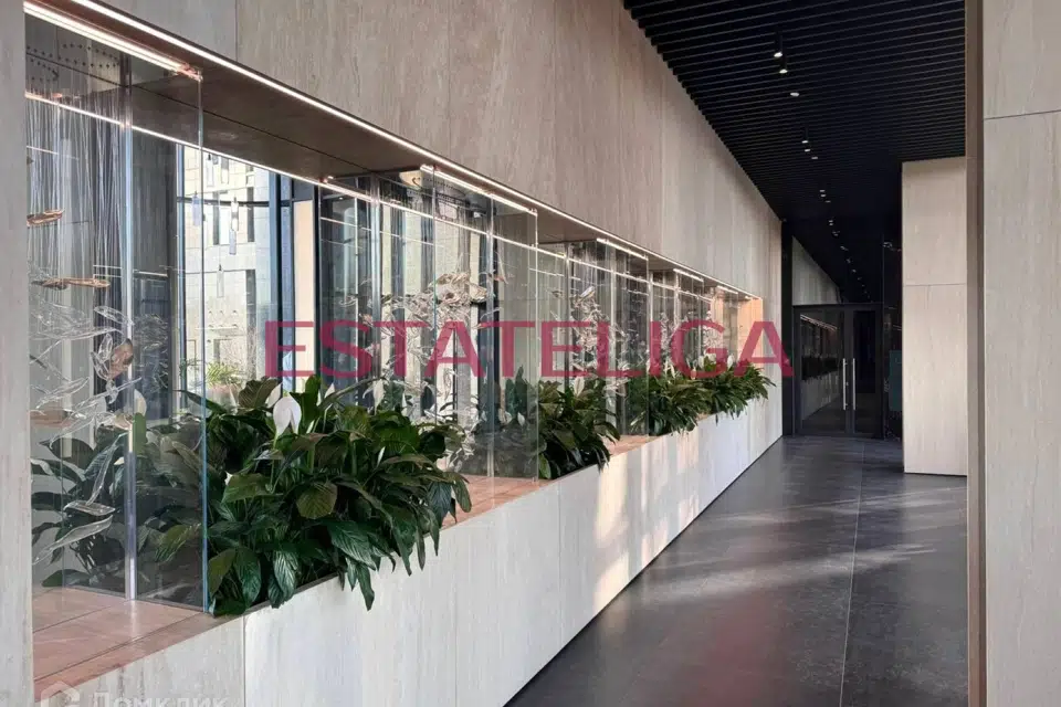 Продаётся 1-комнатная квартира, 57 м²