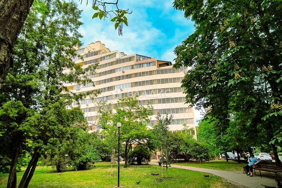 Продаётся 1-комнатная квартира, 67.1 м²