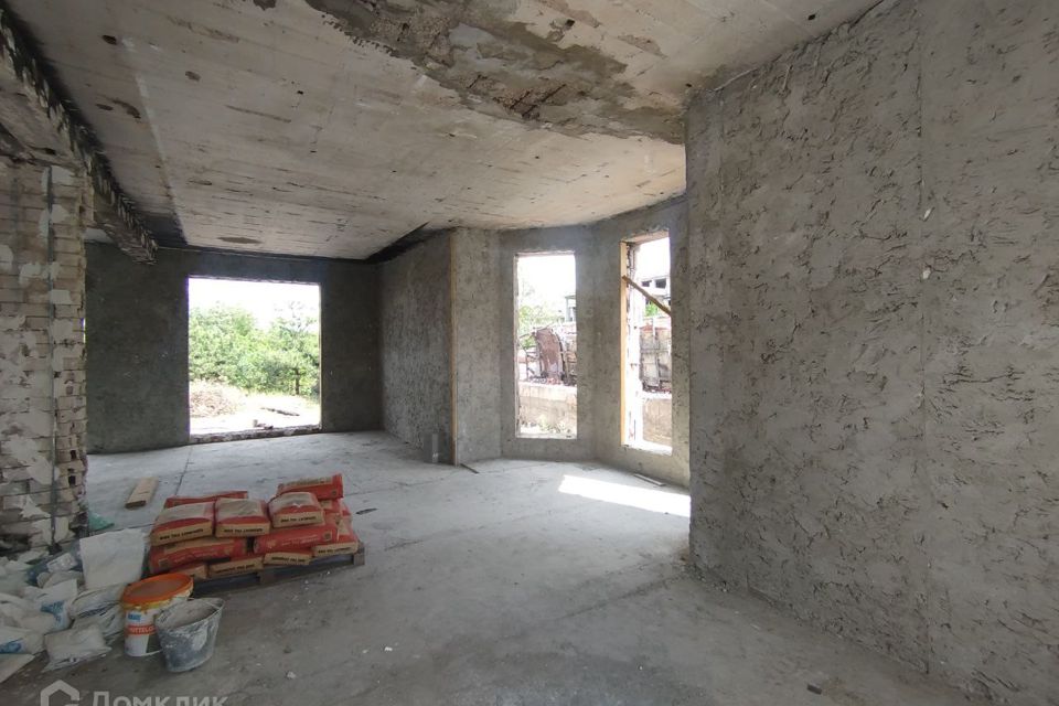 Продаётся 2-этажный дом, 180 м²